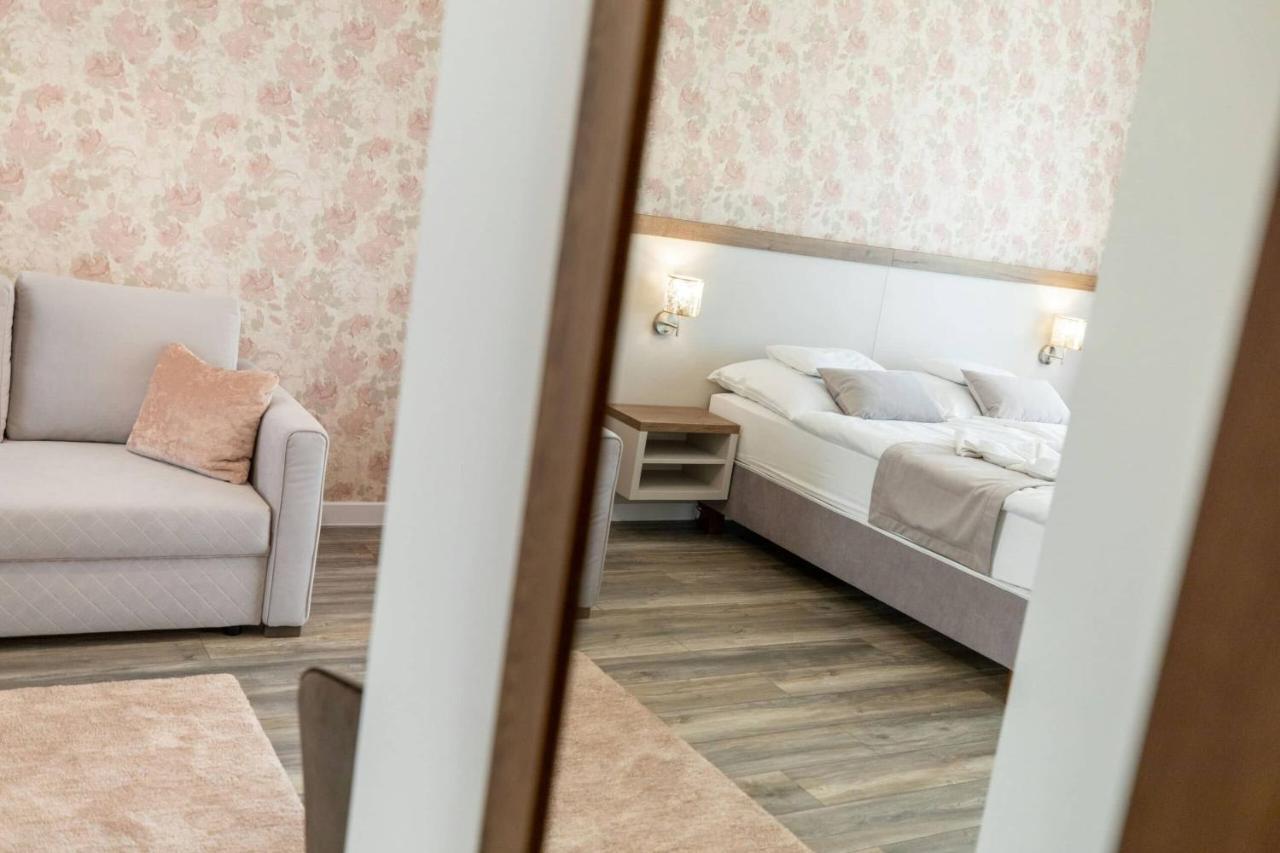 Aszuvilag Rezidencia With Sauna & Jacuzzi Legyesbenye Extérieur photo