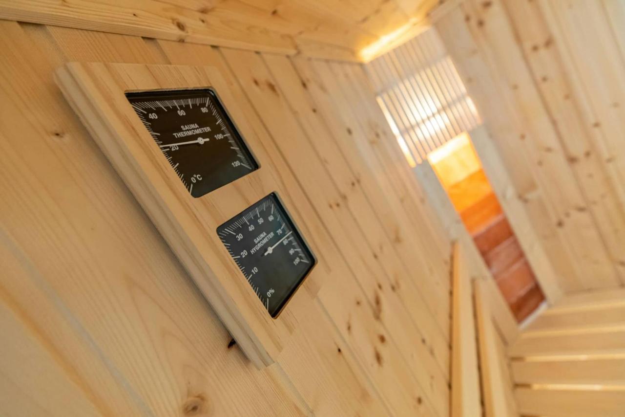 Aszuvilag Rezidencia With Sauna & Jacuzzi Legyesbenye Extérieur photo
