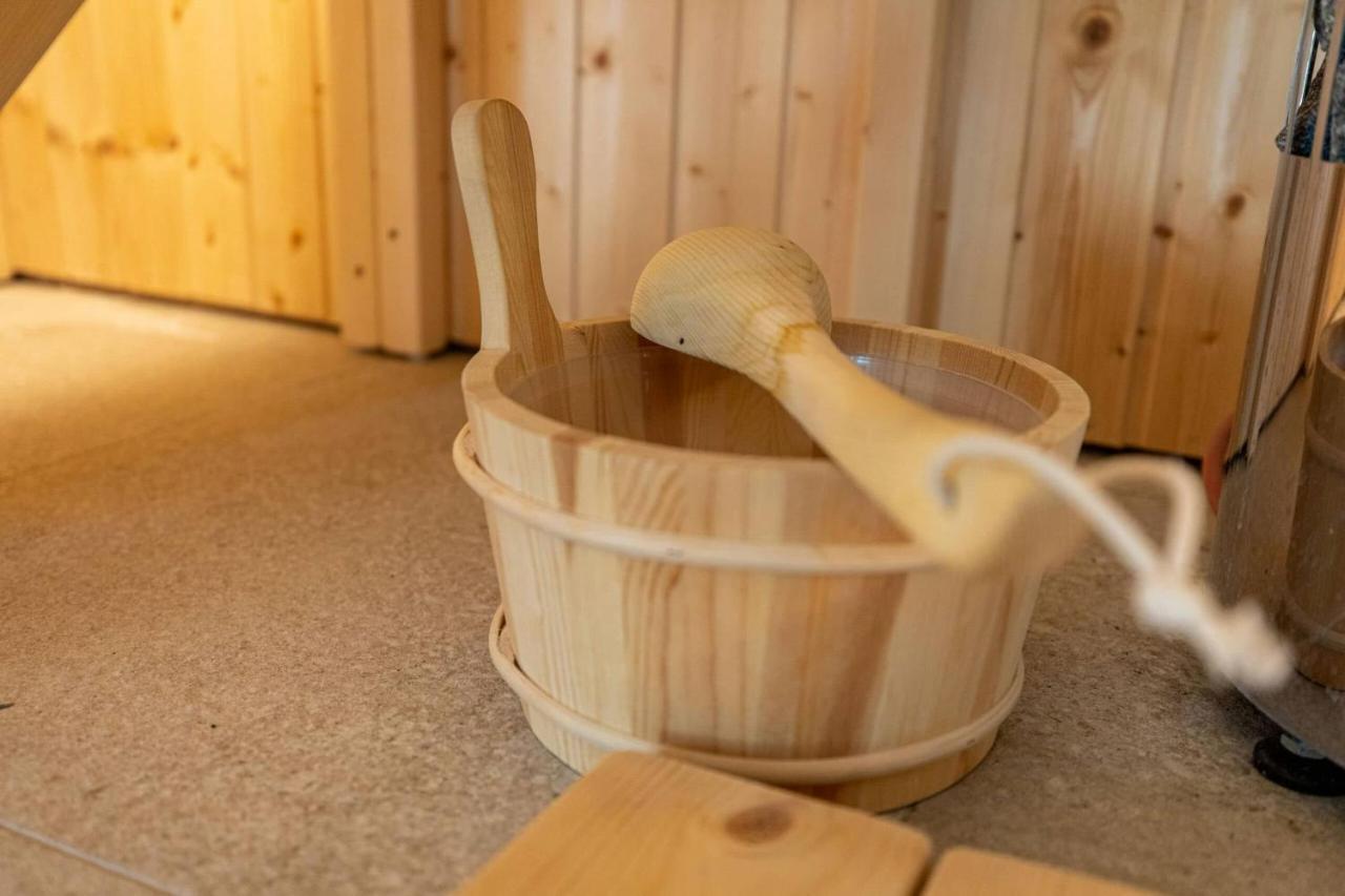 Aszuvilag Rezidencia With Sauna & Jacuzzi Legyesbenye Extérieur photo