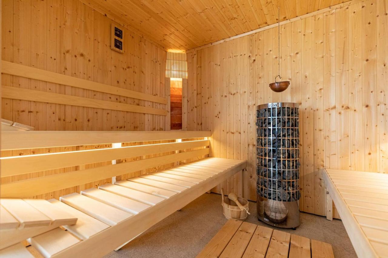 Aszuvilag Rezidencia With Sauna & Jacuzzi Legyesbenye Extérieur photo