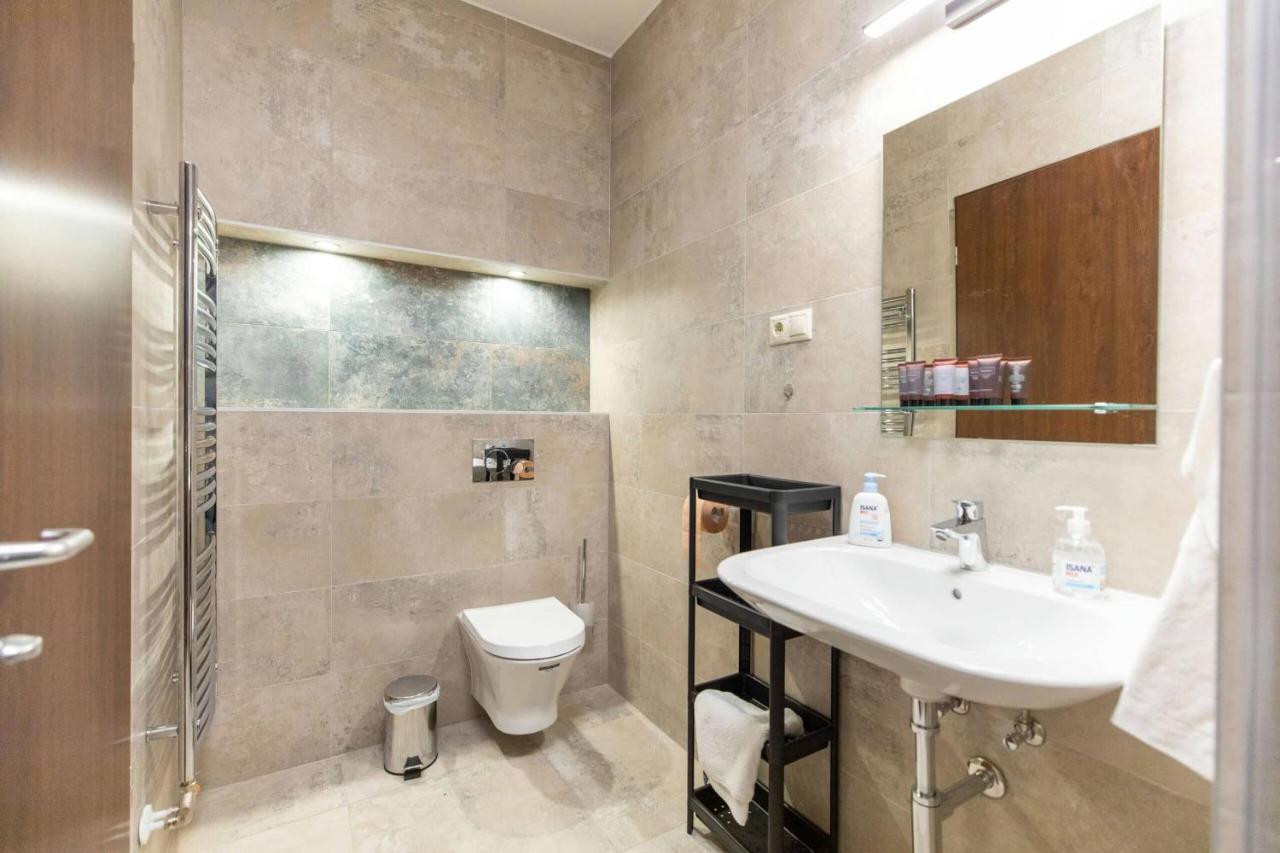 Aszuvilag Rezidencia With Sauna & Jacuzzi Legyesbenye Extérieur photo